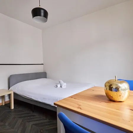 Le Comte - T1 - 5 Mins Caves Champagne Apartment Reims
